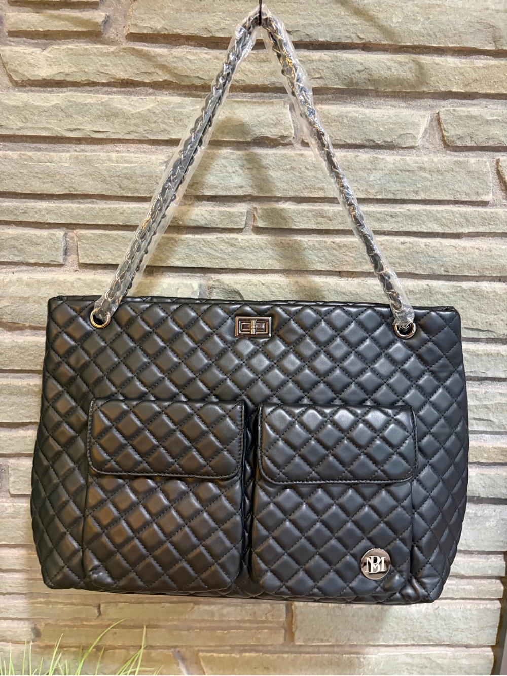 NWOT Badgley Mischka Black Quilted Shoulder Tote w Front Pockets/Luggage Strap